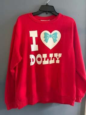 Dolly Parton Red I Love Dolly Graphic Crewneck Sweatshirt Medium